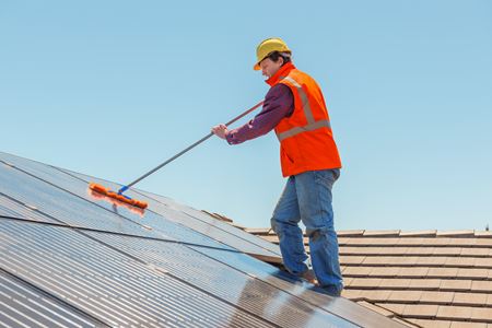 The Importance of Leaving Solar Panel Cleaning to Professionals